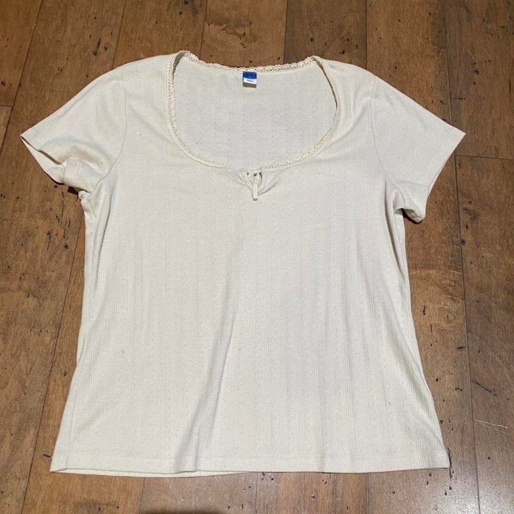 Old Navy white lace trim top Size L‎